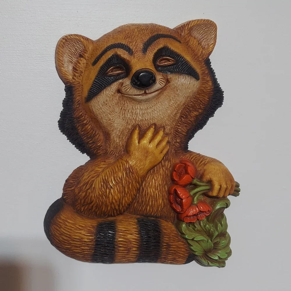 Vintage 1977 Homco Raccoon Wall Plaque Figurine Cute Retro Woodland Animal Decor